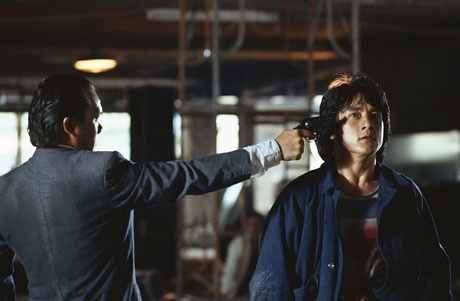 ジャッキー・チェンさん主演「ファースト・ミッション」（1985 年、サモ・ハン・キンポー監督）より &copy;1985松竹/O.C.S.All RightsReserved.