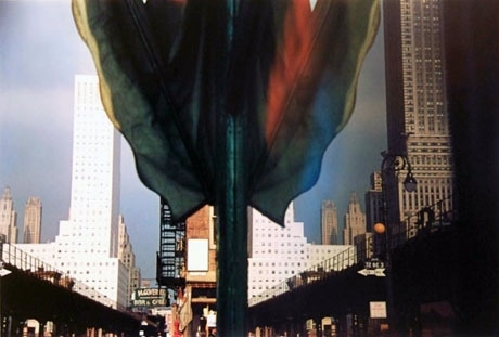 「Reflection-Third Ave, New York（三番街での光の反射、ニューヨーク）」（1952年、プリント1993年）