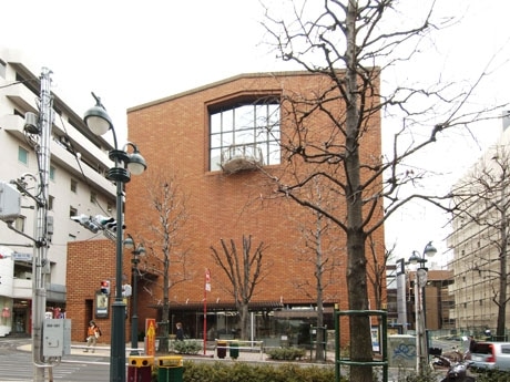 渋谷「たばこと塩の博物館」外観。1978年の開館以来、たばこと塩に関する資料を紹介してきた