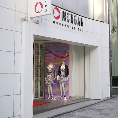 「モルガン表参道店」外観。ショップ周辺では2日間にわたり、男女モデルが練り歩きを行う