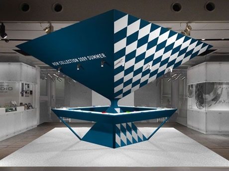 会場（写真＝展示イメージ）では、au2009年夏モデルをひと足早く公開。実機展示でタッチ＆トライも