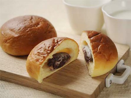 福井「ヨーロッパンキムラヤ」の人気商品「大福あんぱん」（写真）は特別バージョンが登場
