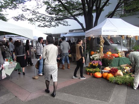 昨年の猿楽祭では2日間で約1万人の来場者数を記録した。