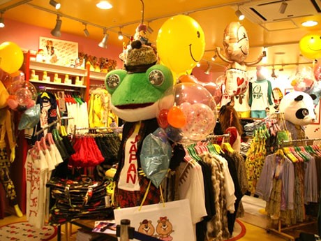 SHIBUYA109の8階に「ダブル・シー」がオープン。店内は「テーマパークを連想させるような」内装に仕上げた