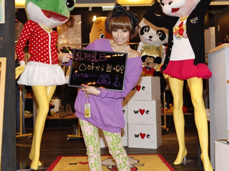 「ギャル時計」初のコラボ企画に若槻千夏さんらが期間限定で登場する