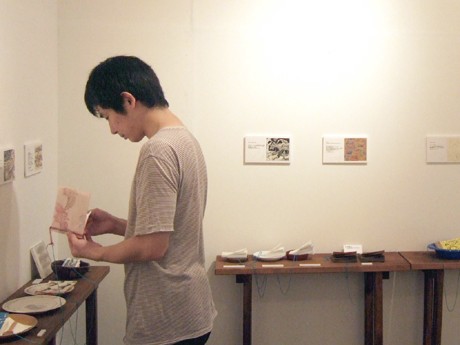 2007年に開催した「ぱらぱらマンガ 喫茶展」会場風景