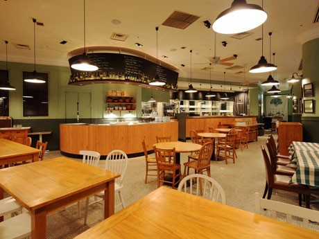 モスグループの新業態店としてオープンした「GREEN GRILL」の店内