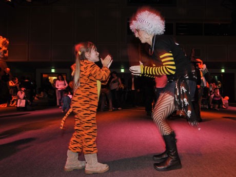 米国発・親子参加型ディスコ「BABY LOVES DISCO」（イベント会場の様子）が表参道ヒルズに登場