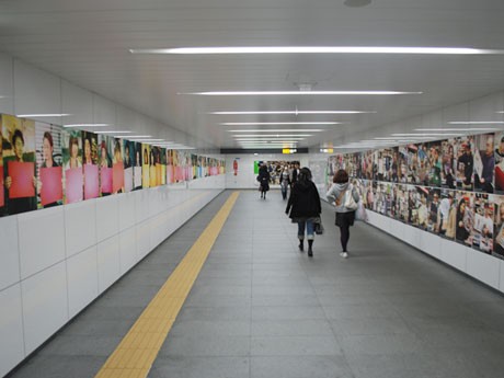 渋谷駅を中心とした都市空間に写真やアートなどを通じ「新しい都市の形」を展示する「shibuya1000」が開催される（写真＝前回の様子）