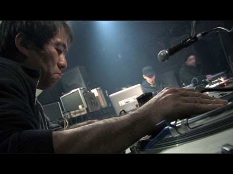 ノイズミュージックシーンに迫ったドキュメンタリー映画「We Don't Care About Music Anyway」より