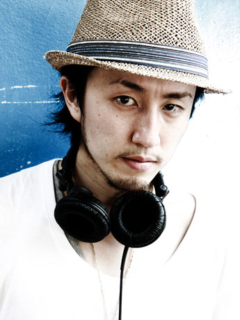 DJ IKUさん（写真）ら参加するDJやVJ、来場者など「1984年度生まれ」にこだわったイベント「HERSEEEY’Z」が開催される
