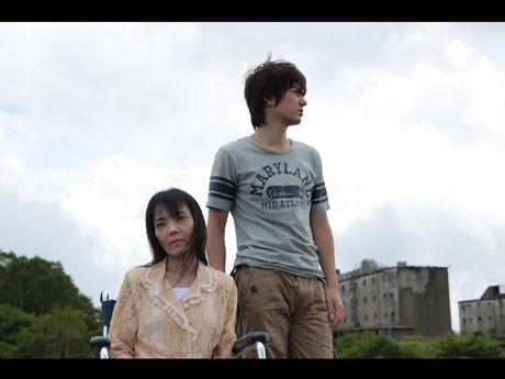ベルリン国際映画祭「国際批評家連盟賞（EIPRESCI prize）」「最優秀アジサ映画賞（NETPAC賞）」を受賞した「ヘヴンズ ストーリー」より&copy;2010ヘヴンズプロジェクト