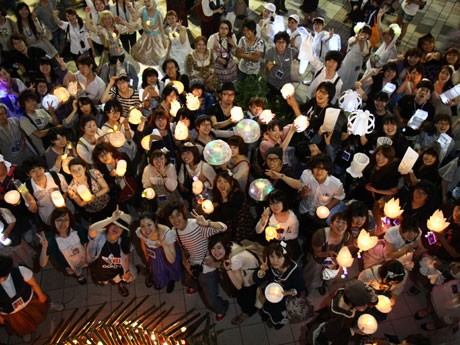 昨年の「candle night＠OMOTESANDO-Eco Avenue」（写真＝カウントダウン時の様子）