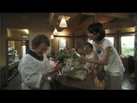 秋田県大館市・北秋田市を舞台に制作された「ハナばあちゃん!!」より&copy;おおだて映像計画LLP