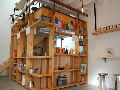 ギャラリー内には新設したキッチンスペース「Pop Up Kitchen Gallery」