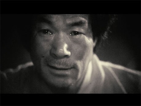 ベルリン映画祭2011で短編映画金熊賞を受賞した「波瀾万丈／Night Fishing」（パク・チャヌク監督）より