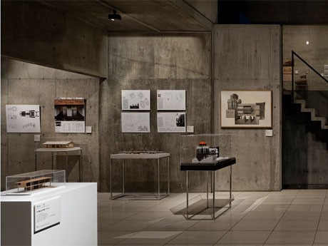 模型やパネルなどで作品を紹介する場内&copy;GA photographers