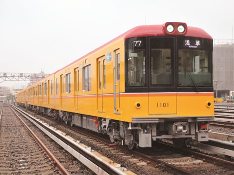 4月11日に運行が始まるレモンイエローの新型車両「1000系」
