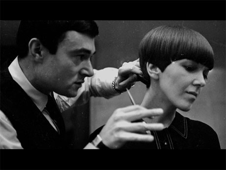 ヘアスタイリストのヴィダル・サスーンさんの生涯を追った「ヴィダル・サスーン」より