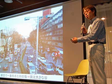 スリバチについて語る「東京スリバチ学会」会長の皆川典久さん
