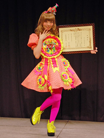 「原宿カワイイ大使」を就任したきゃりーさん