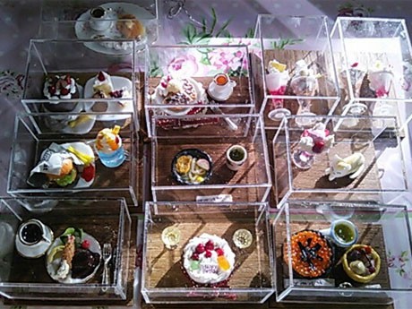 ミニチュア作家Keicha Tea Room（けい茶）さんが展示・販売する一円玉サイズのミニチュアフードのイメージ