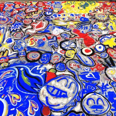 石巻市立飯野川保育所で子どもたちが布に絵を描いた作品。イベント開催中はハチ公前広場に展示する