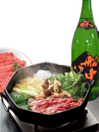 高知の純米酒「司牡丹 船中八策」と4人分の兵庫・神戸牛すき焼きセットをセットにした「兵庫・上陸編」（5,000円、約3万6,000円相当）のイメージ