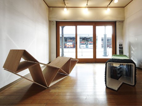 「KAGUTEN／建築家の創作家具展 渋谷展」の会場風景