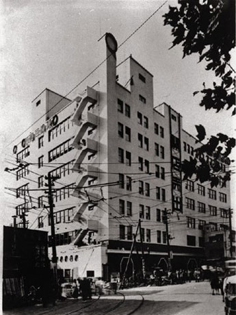 1934（昭和9）年開業時の東横百貨店（現東急百貨店東横店）。写真提供＝東京急行電鉄