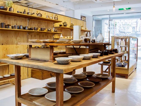 昨年の「TOTTORI craft」の様子。陶磁器や和紙などの手仕事、食、観光情報を紹介した