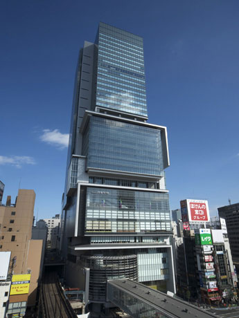 開業1周年を記念したイベントを展開する渋谷ヒカリエの外観