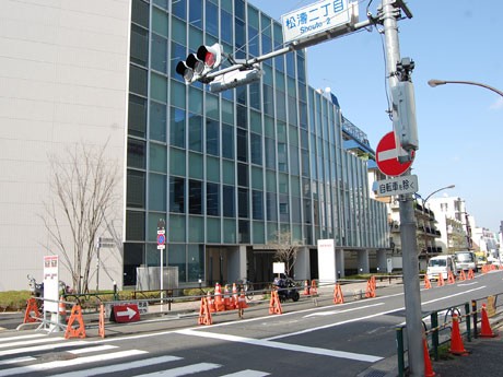 現在は進入禁止の山手通り方面から東急本店や渋谷駅方面へ通行できるようになる