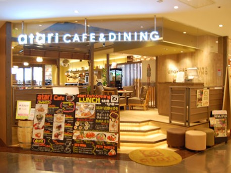 渋谷パルコ内に出店しているエスエルディーの「atari CAFE&dINNING」