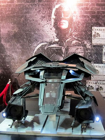 国内初展示となる6分の1スケールのビークル「ザ・バット」