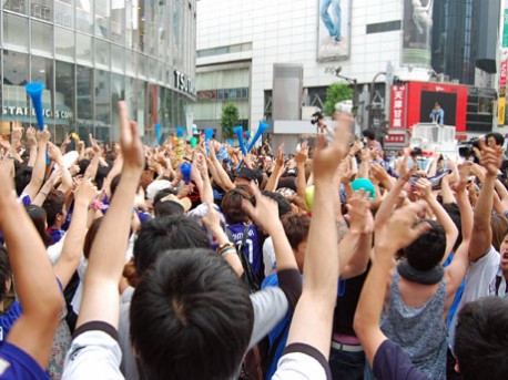 2010年のW杯南アフリカ大会で決勝トーナメント進出が決定した際も多くの若者が集まった