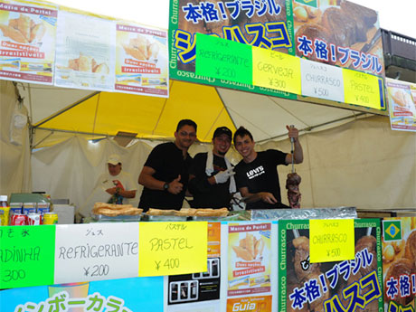 会場には飲食や物販など70以上のブースが出展する（写真は昨年の様子）