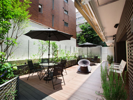 アウトドア・ファーニチャー「PATIO PETITE」を中心に展示