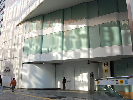 西武渋谷店モヴィーダ館のエントランス付近