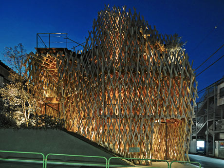 隈研吾さんが設計した店舗外観