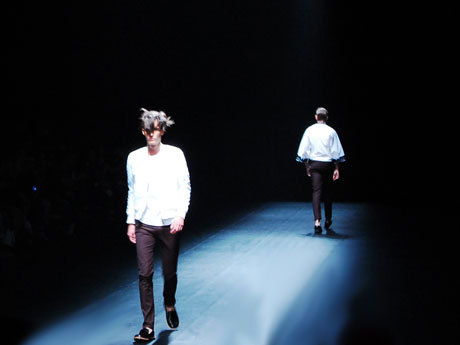 昨年10月に開催された際の「クリスチャン ダダ」のコレクションショーより