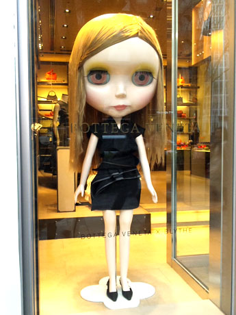 ラミーコットンドレスを着たブライス