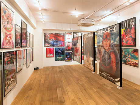 ポスター60点を展示する場内