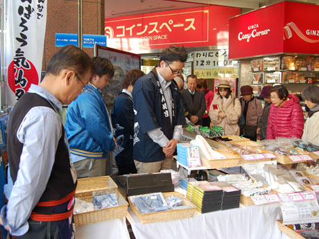 14時46分にはスタッフや居合わせた来店客が黙とうをささげた