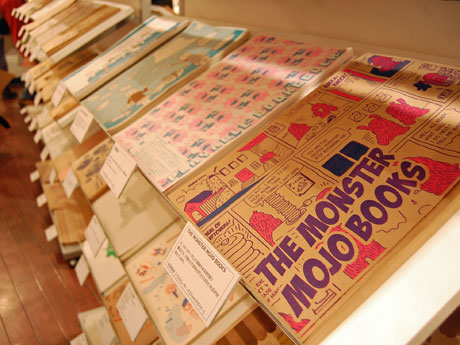 117人（点）の作品が並ぶ場内