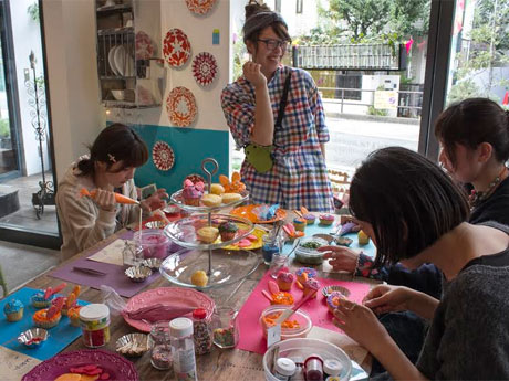 参加店舗ではセールやワークショップなどのイベントを開く。写真は昨年の様子