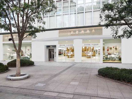 表参道駅B3出口直結の店舗外観イメージ