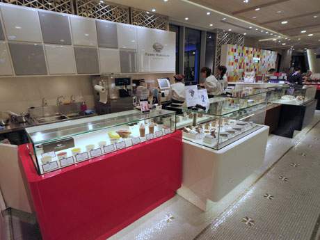 今年パリにオープン予定の店舗デザインを採用した渋谷ヒカリエ店