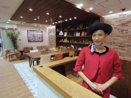 英語を話せるコンシェルジュが常駐するラウンジ