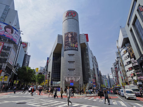 円柱のシリンダーが特徴的なSHIBUYA109外観